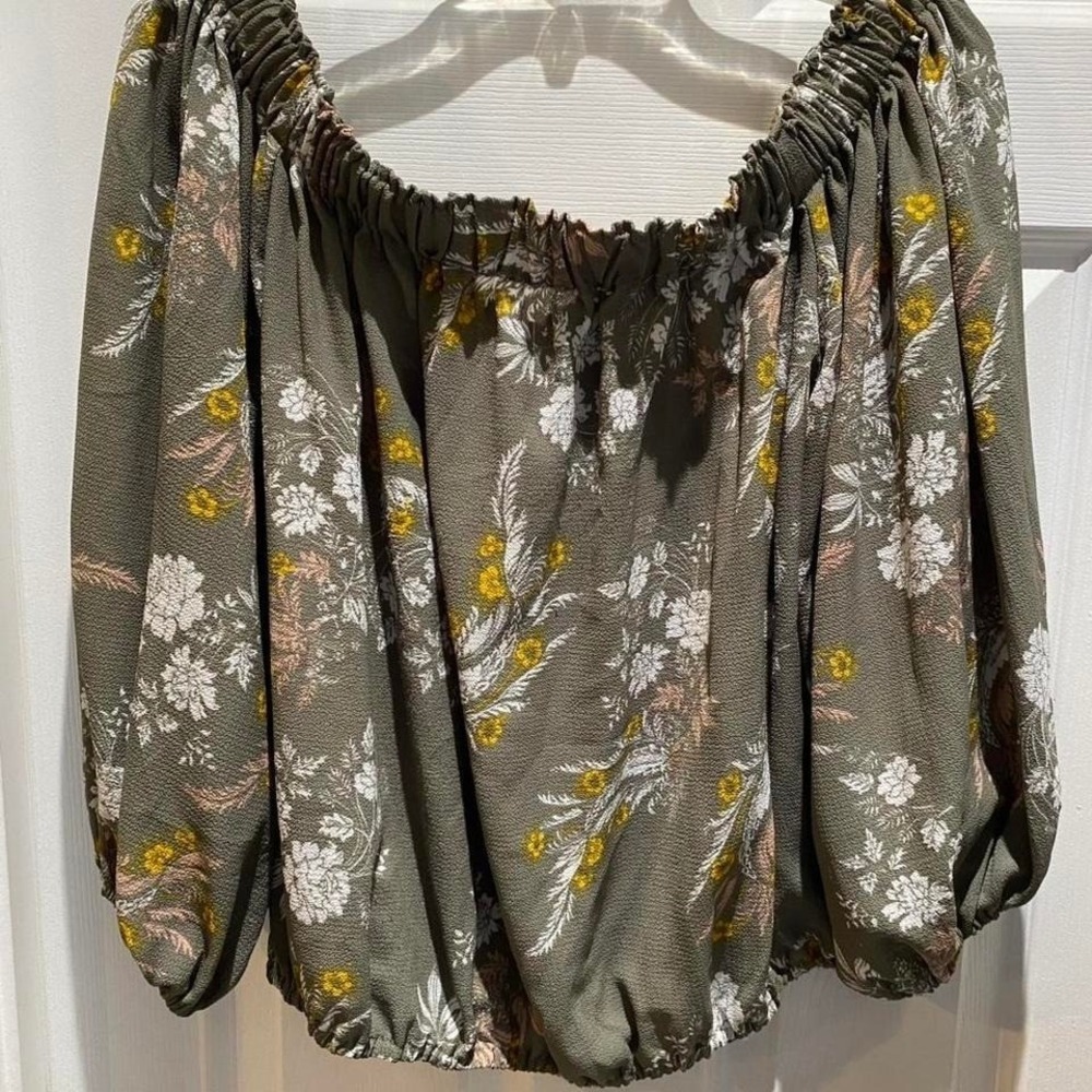 Bebe Olive Green Floral Off the Shoulder Bubble Hem Blouse Size Large